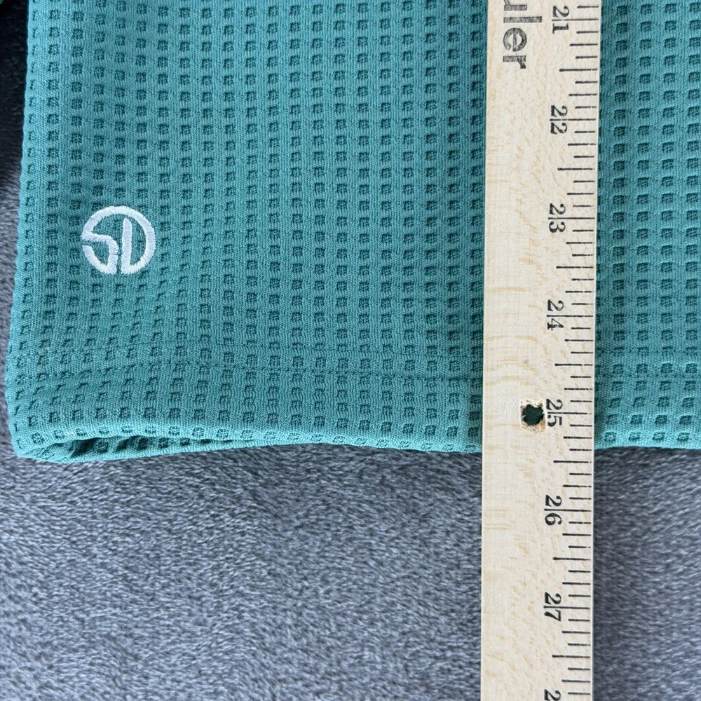 Straight Down zip closure contact